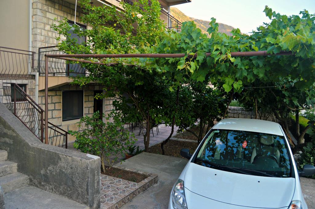 Apartments Bucin コトル エクステリア 写真