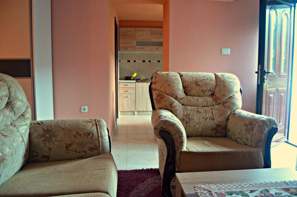 Apartments Bucin コトル エクステリア 写真